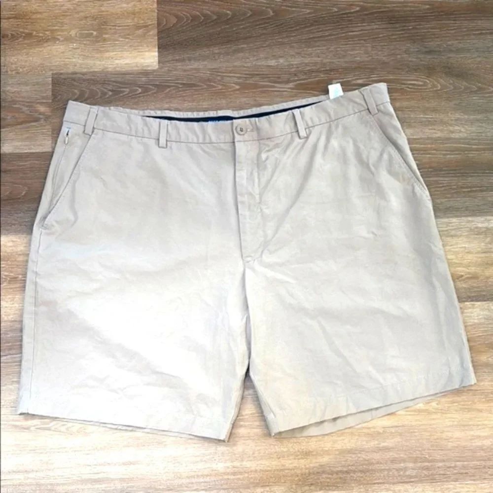 Vineyard Vines On The Go Tan Flat Front Shorts Sz 46B